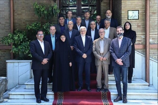 عارف: باید سرمایه اجتماعی نظام را افزایش دهیم