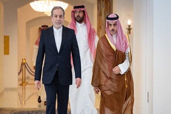 جزئیات دیدار عراقچی و بن‌فرحان در جده
