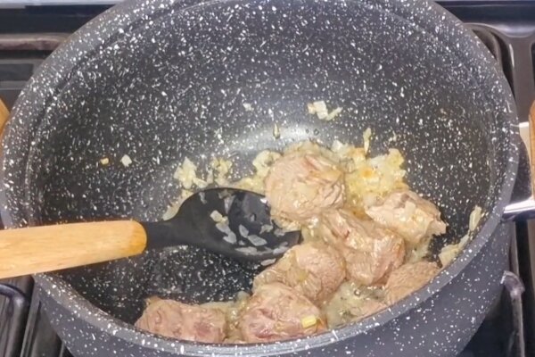 آموزش آشپزی / طرز تهیه خورشت آلو اسفناج با رب انار و گردو