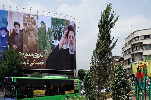 «شهید جمهور» بر دیوارنگاره میدان انقلاب نقش بست