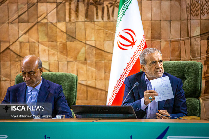 نشست شورای برنامه‌ریزی و توسعه استان کرمانشاه با حضور رئیس‌جمهور پزشکیان