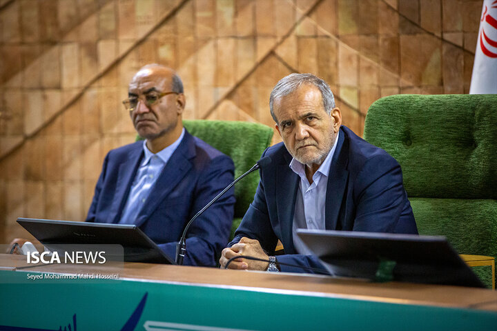 نشست شورای برنامه‌ریزی و توسعه استان کرمانشاه با حضور رئیس‌جمهور پزشکیان