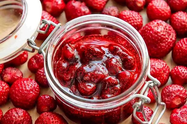 آموزش شیرینی پزی / طرز تهیه مربای توت فرنگی با یک روش ویژه