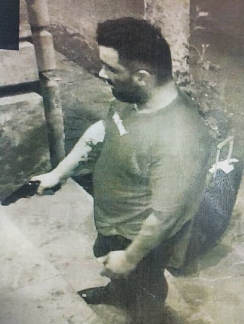 سارق مسلح را شناسایی کنید + عکس