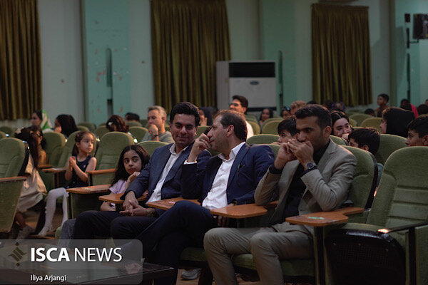 گزارش تصویری از اجرای نمایش کمدی «ببعی و گرگ آشپز» در دانشگاه آزاد اسلامی واحد بندرعباس
