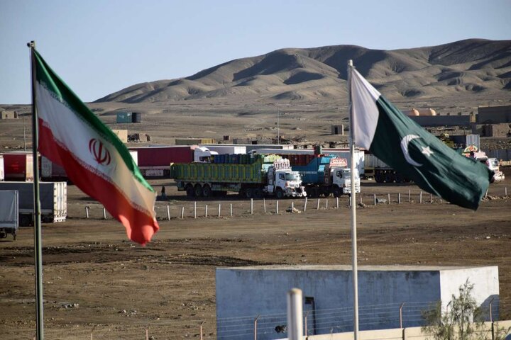 آغاز بکار رسمی طرح کولبری قانونی در بازارچه مرزی میرجاوه