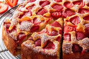 آموزش شیرینی پزی / طرز تهیه خوشمزه‌ترین کیک توت فرنگی با پختی آسان