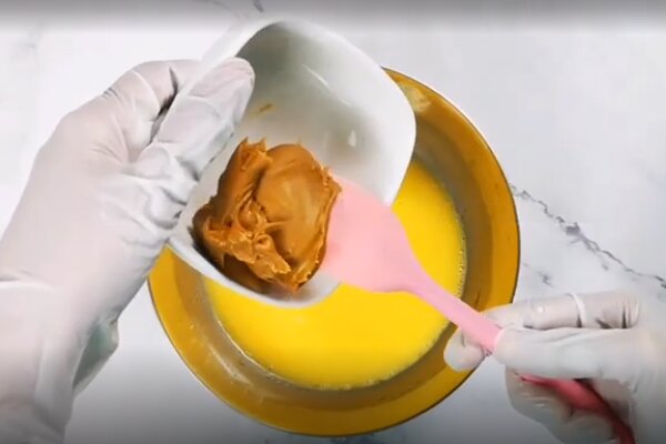 آموزش شیرینی پزی / طرز تهیه کیک لوتوس خانگی با طعم کارامل