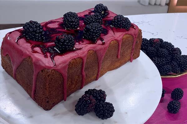 آموزش شیرینی پزی / طرز تهیه کیک شاه توت با بافتی لطیف و طعمی ترش و شیرین