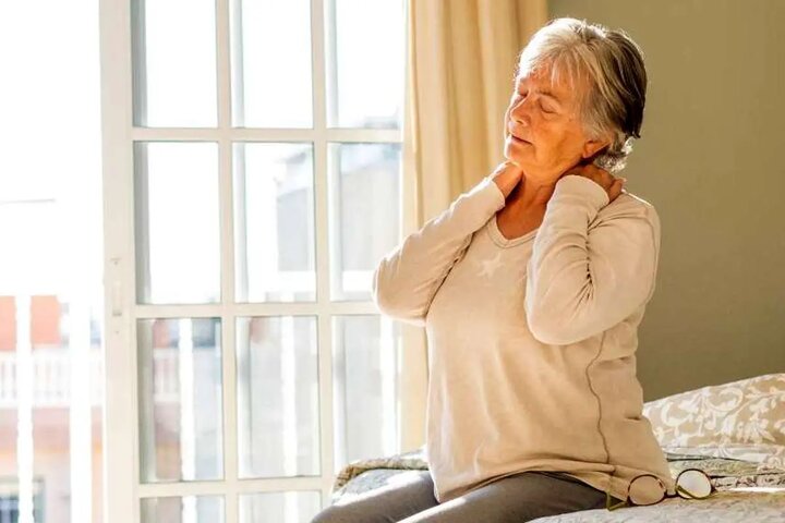 چرا ساعت طبیعی بدن در میانسالی تغییر می‌کند؟