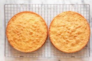 آموزش شیرینی پزی/ طرز تهیه کیک عید قربان ساده و خوشمزه + نکات تزئین