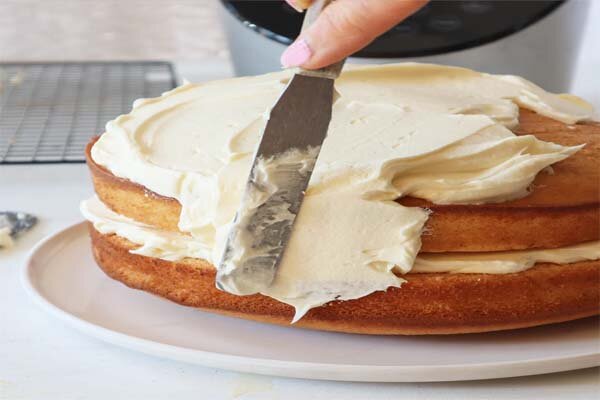 آموزش شیرینی پزی/ طرز تهیه کیک عید قربان ساده و خوشمزه + نکات تزئین