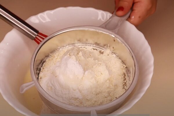 آموزش شیرینی پزی / طرز تهیه کیک لیوانی بینقص در مایکروویو و قابلمه