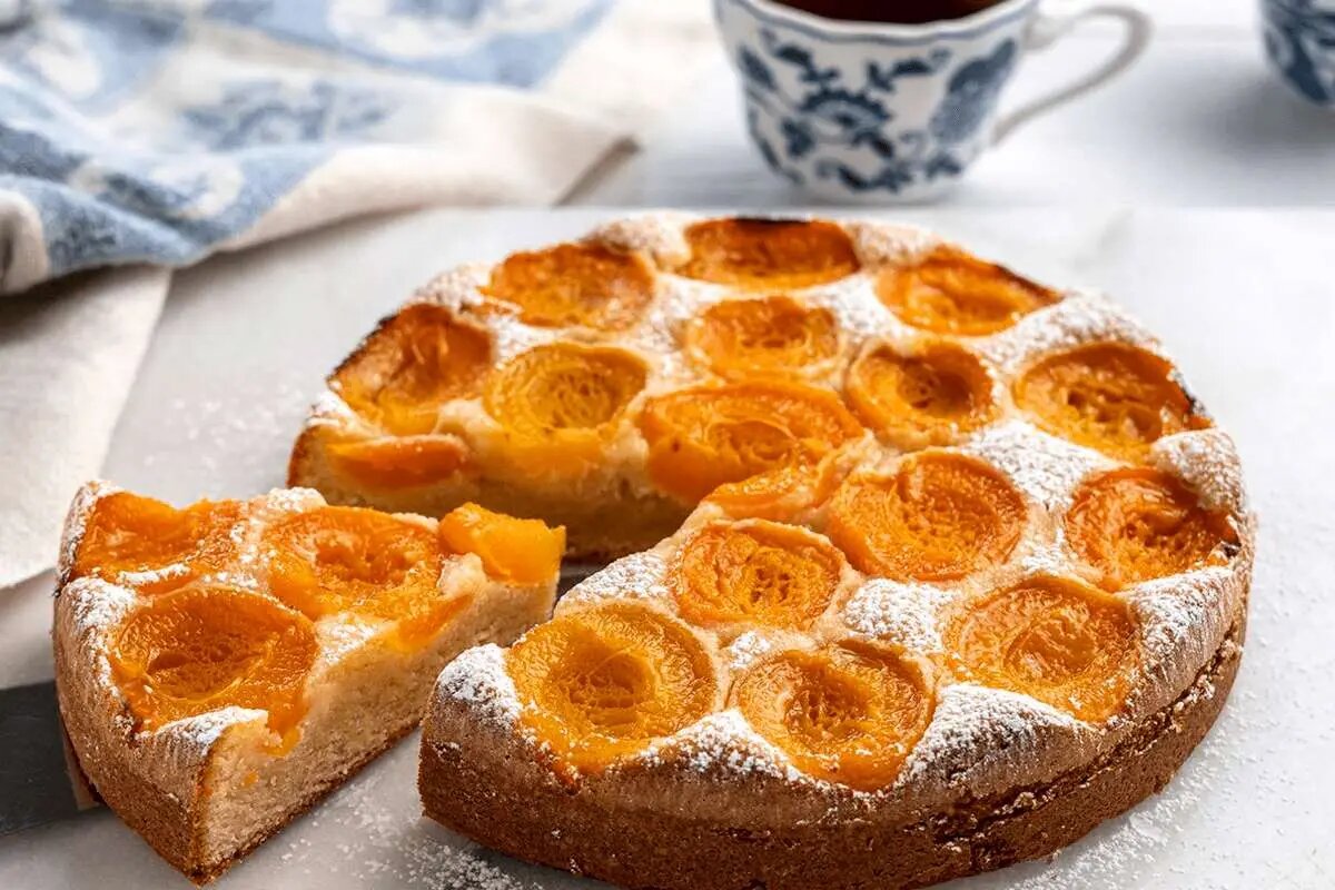 آموزش شیرینی پزی / طرز تهیه کیک کرمدار زردآلو برای عصرانه