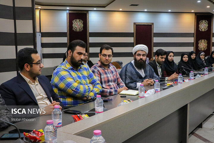 دیدار و گفتگوی صمیمانه فعالان سمن‌های جوانان یزد با سرپرست اداره کل مشارکت‌های اجتماعی وزارت ورزش و جوانان