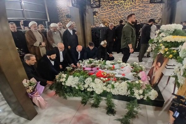 حضور سید علی خمینی در مزار شهید سیدحسن نصرالله + فیلم
