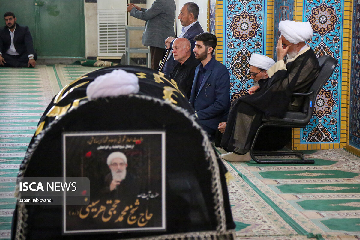 تشییع باشکوه پیکر آیتالله شیخ محمد حجتی هرسینی در کرمانشاه
