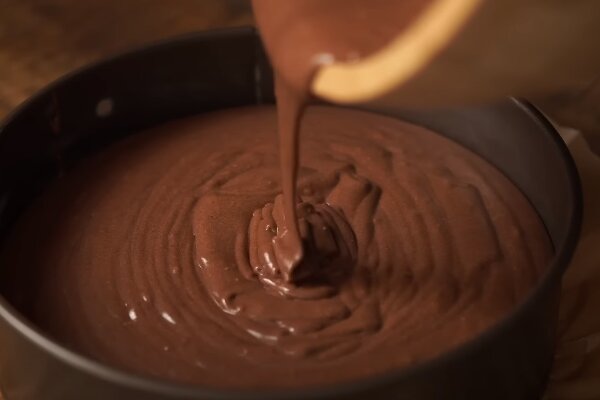 آموزش شیرینی پزی / طرز تهیه کیک کاکائویی با شیر