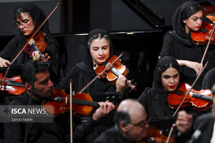 کنسرت «مانده‌ با نگاهی» ارکستر ملی ایران
