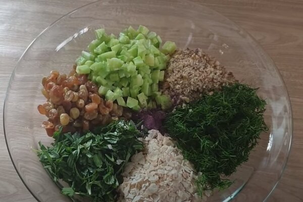 آموزش آشپزی / طرز تهیه آبدوغ خیار به سبک تبریزی‌ها