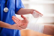 نحوه صحیح بستن پانسمان اضطراری بدون ابزار تخصصی