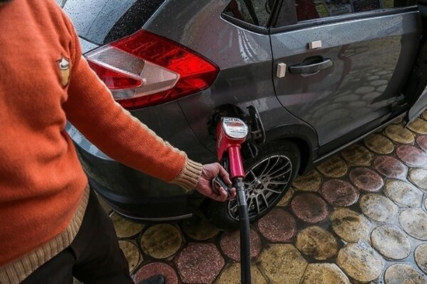 کاهش صف‌های بنزین در تهران