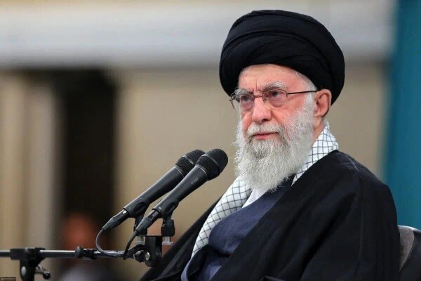 رهبر انقلاب: ورود نظامی آمریکا بدون تردید با صدمه جبران‌ناپذیر همراه خواهد بود