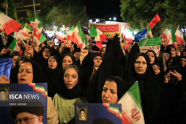 تجمع مردم بجنورد در اعتراض به یاوه‌گویی‌های ترامپ