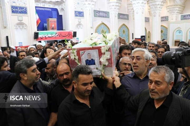 تشییع پیکر شهید «علی پیری» در اردبیل