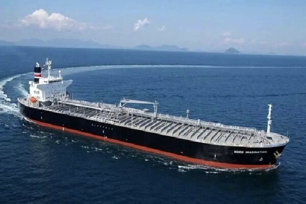 فرار نفتکش‌های غول پیکر از تنگه هرمز