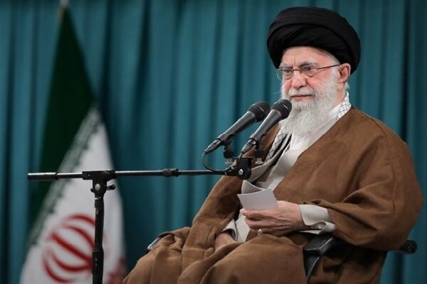 رهبر انقلاب: رژیم صهیونی در زیر ضربات جمهوری اسلامی تقریباً از پا درآمد و لِه شد