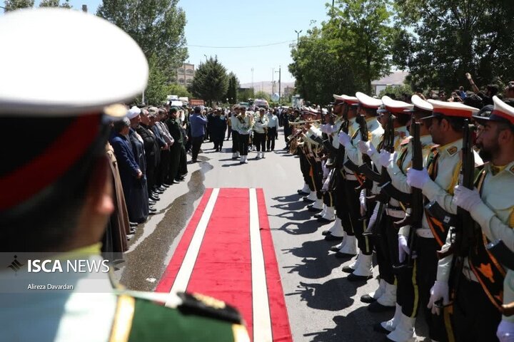 تشییع پیکر شهید مدافع وطن محمدرضا نوروزی مهماندوست