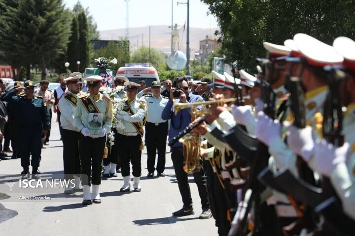 تشییع پیکر شهید مدافع وطن محمدرضا نوروزی مهماندوست