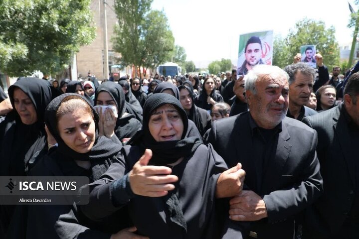 تشییع پیکر شهید مدافع وطن محمدرضا نوروزی مهماندوست