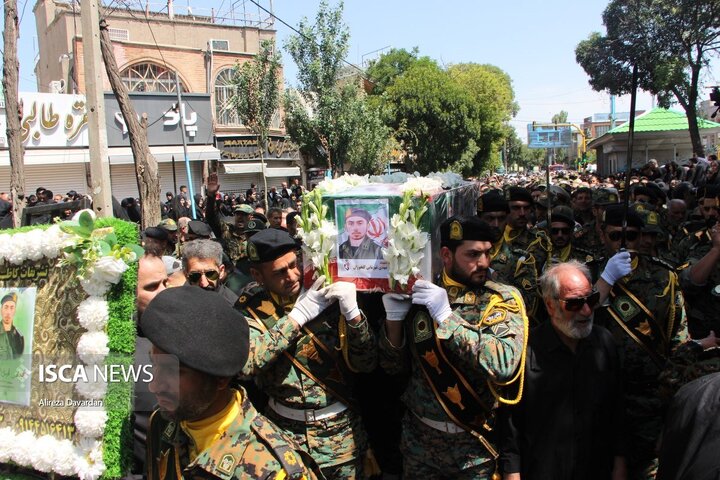 تشییع پیکر شهید قهرمانی در اردبیل