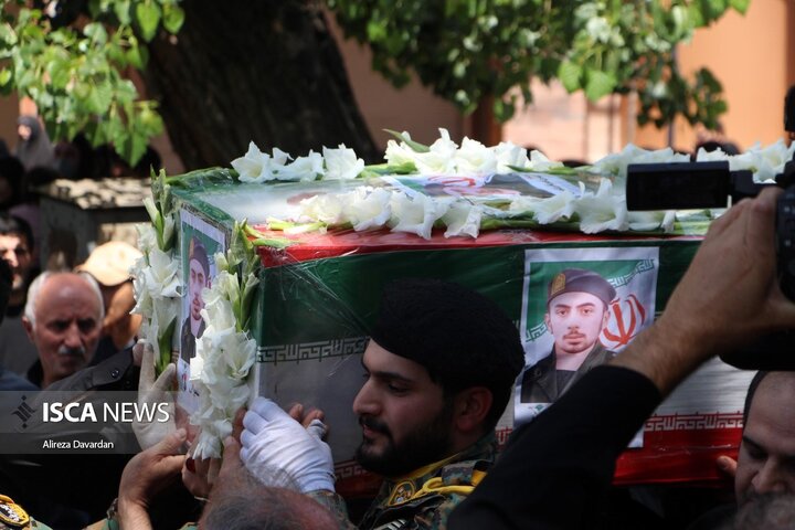 تشییع پیکر شهید قهرمانی در اردبیل