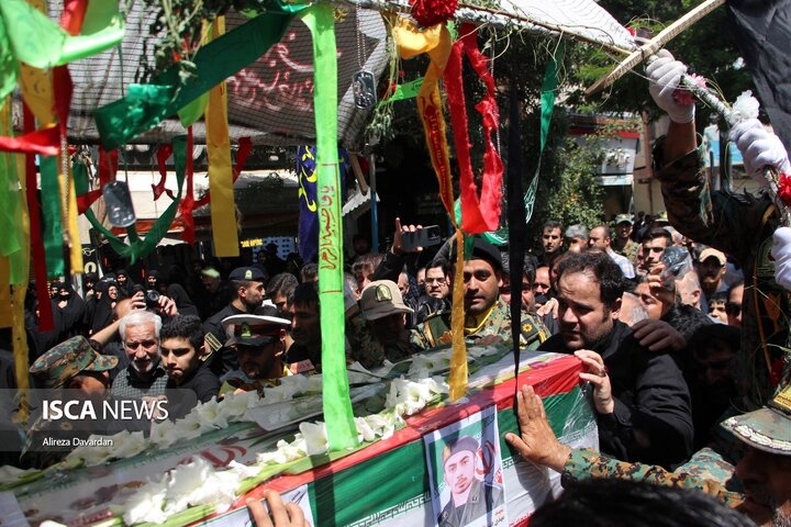 تشییع پیکر شهید قهرمانی در اردبیل