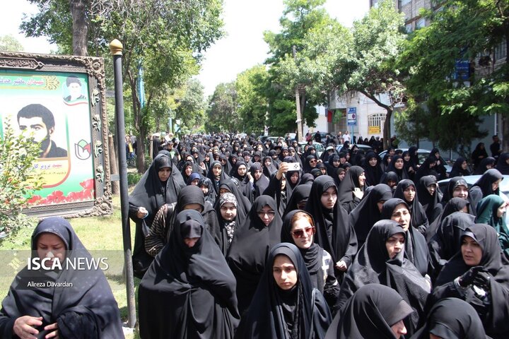 تشییع پیکر شهید قهرمانی در اردبیل