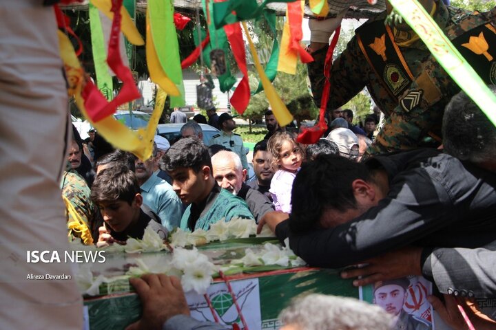 تشییع پیکر شهید قهرمانی در اردبیل