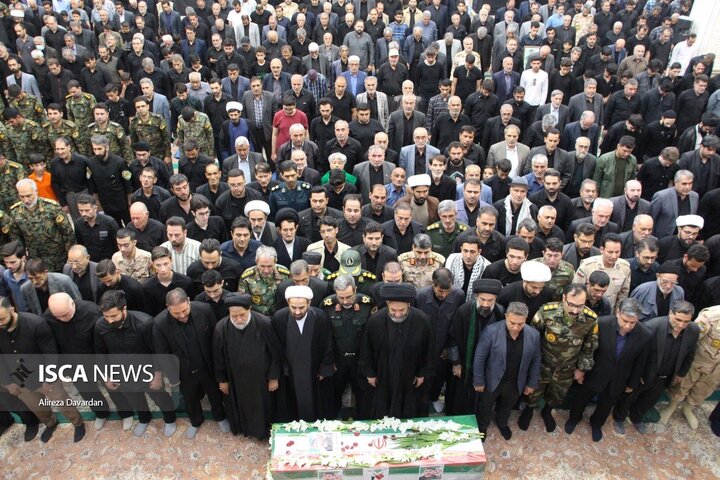 تشییع پیکر شهید قهرمانی در اردبیل