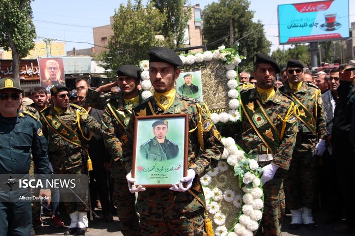 تشییع پیکر شهید قهرمانی در اردبیل