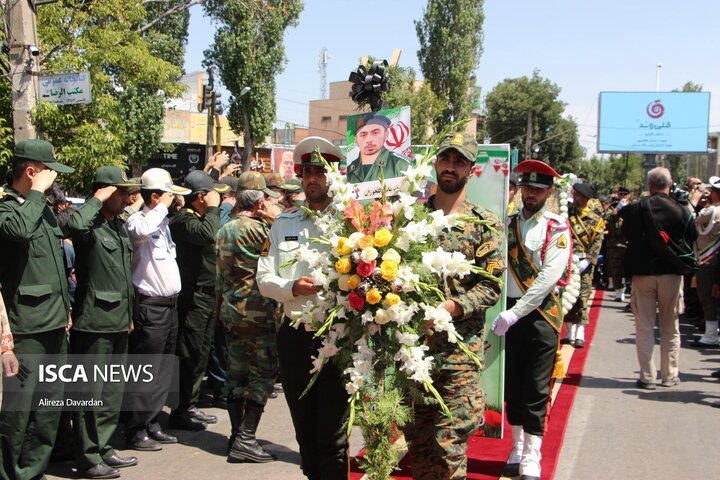 تشییع پیکر شهید قهرمانی در اردبیل