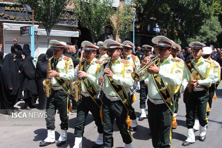 تشییع پیکر شهید قهرمانی در اردبیل