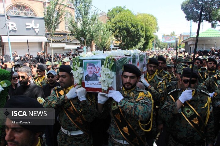 تشییع پیکر شهید قهرمانی در اردبیل