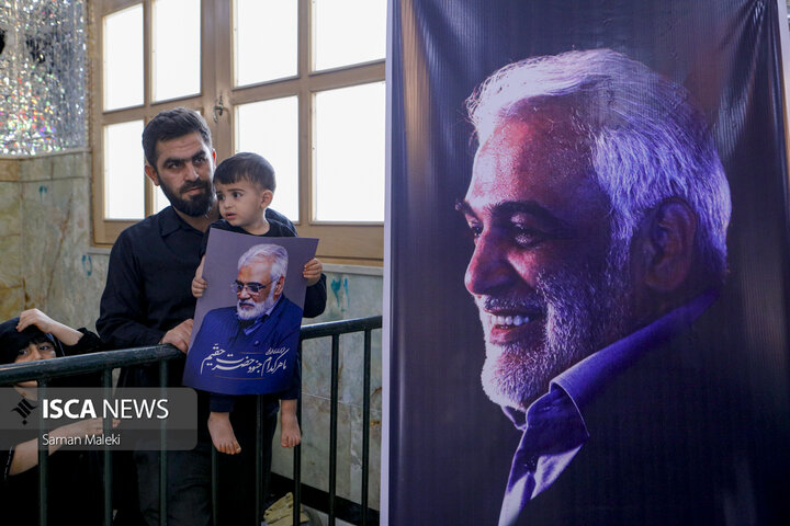تشییع و خاکسپاری پیکر شهید « دکتر محمد مهدی طهرانچی» در حرم شاه عبدالعظیم حسنی(ع)