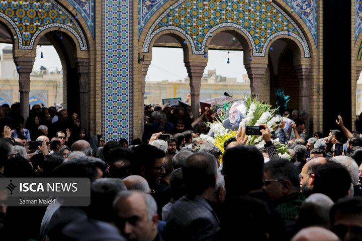 تشییع و خاکسپاری پیکر شهید « دکتر محمد مهدی طهرانچی» در حرم شاه عبدالعظیم حسنی(ع)