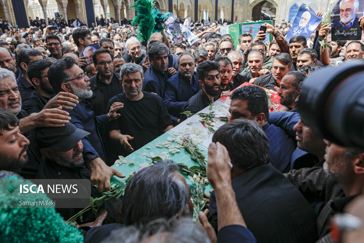 تشییع و خاکسپاری پیکر شهید « دکتر محمد مهدی طهرانچی» در حرم شاه عبدالعظیم حسنی(ع)
