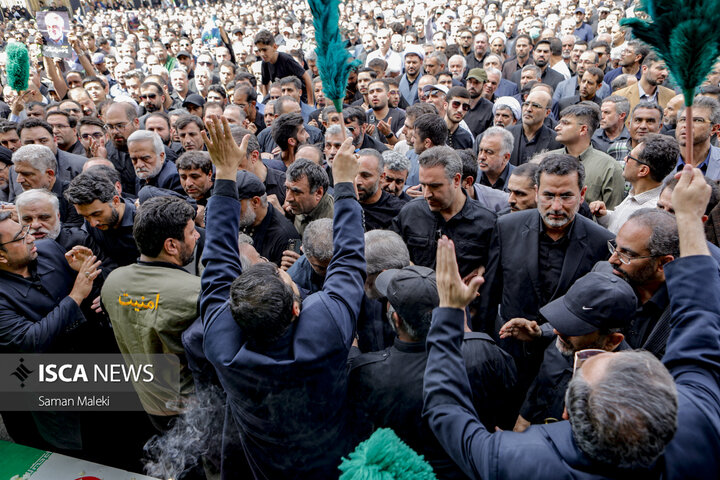 تشییع و خاکسپاری پیکر شهید « دکتر محمد مهدی طهرانچی» در حرم شاه عبدالعظیم حسنی(ع)