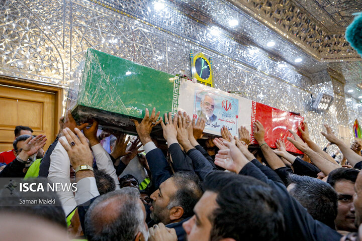 تشییع و خاکسپاری پیکر شهید « دکتر محمد مهدی طهرانچی» در حرم شاه عبدالعظیم حسنی(ع)