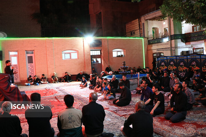 طنین عزای حسینی در حسینیه تاریخی مرتضوی